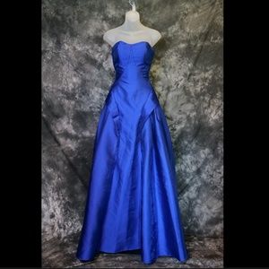 Tarik Ediz - 50325 - Royal - Size 6